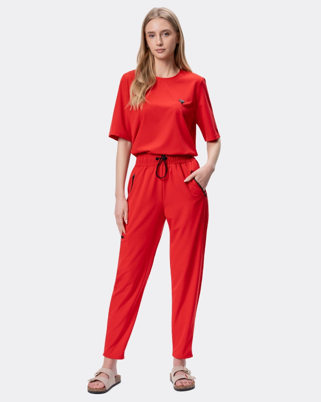 Komplet medyczny damski COMFORT czerwony Bluza BASIC + Spodnie LOOSE