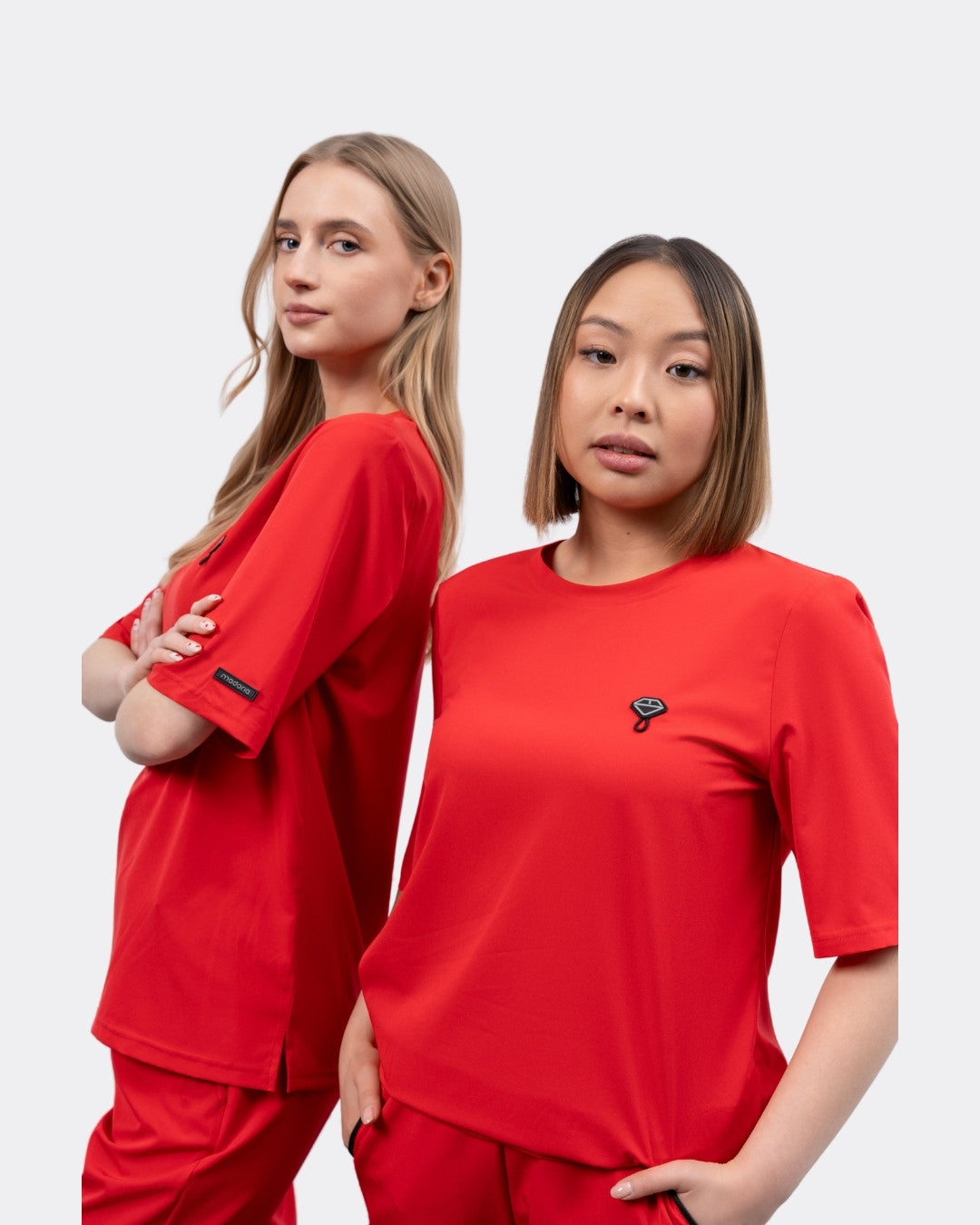 Komplet medyczny damski COMFORT czerwony Bluza BASIC + Spodnie LOOSE